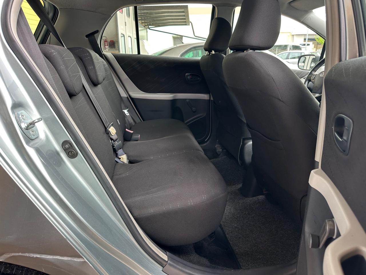 Toyota Yaris 1.0 5 porte