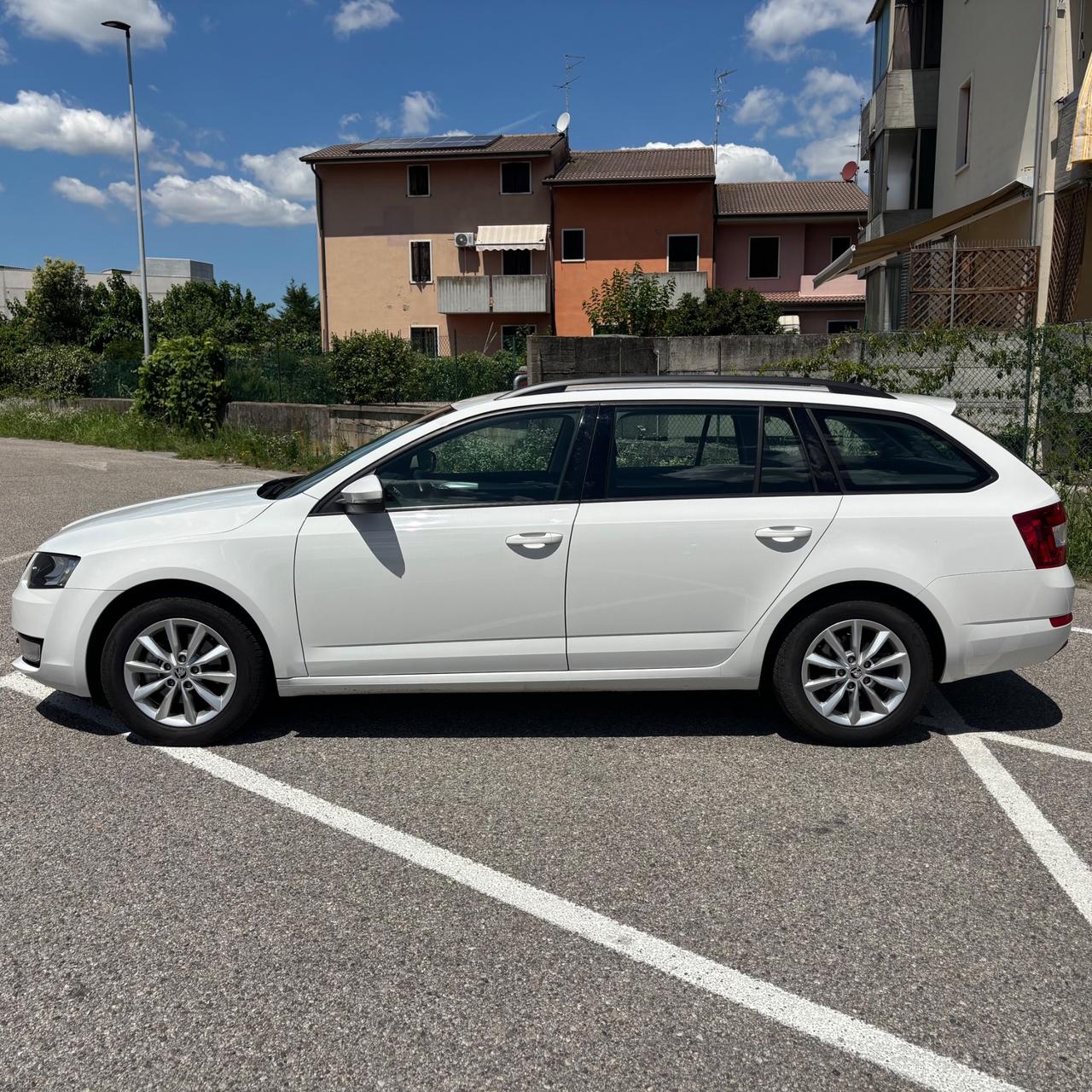 Skoda Octavia 1.6 TDI CR 105 CV Wagon Elegance