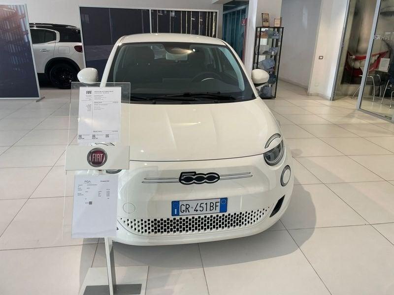 FIAT 500e LA NUOVA 500 Nuova 500 Hatchback My23 La Nuova 500 - 320 Berlina da Concessionaria ufficiale Stellan