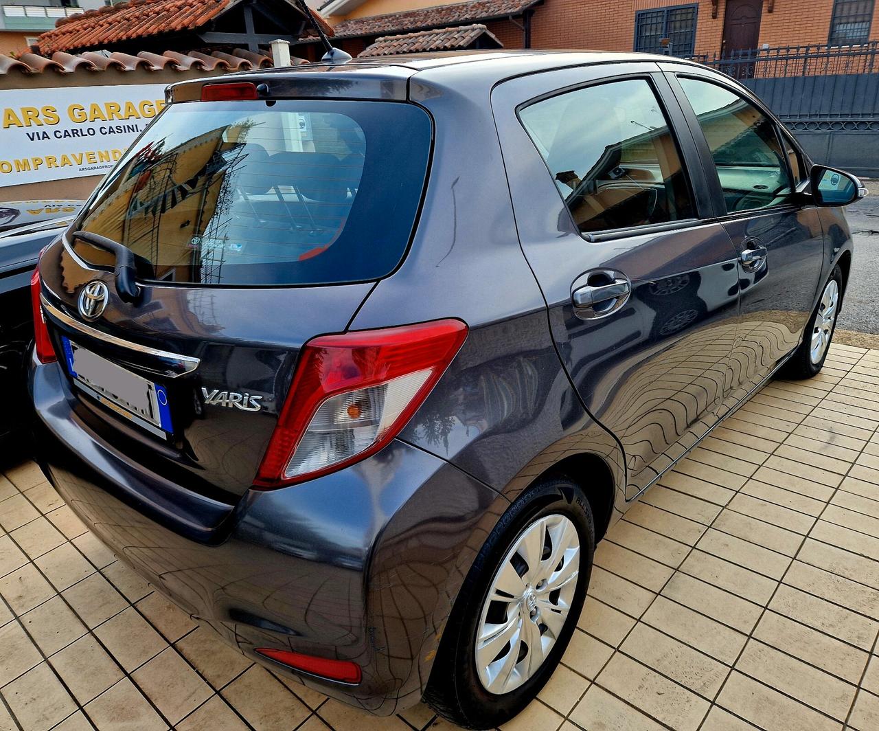 Toyota Yaris 1.0 5 porte Lounge