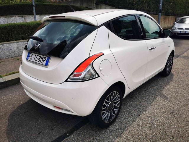 LANCIA Ypsilon 1.2 69 CV 5 porte Silver