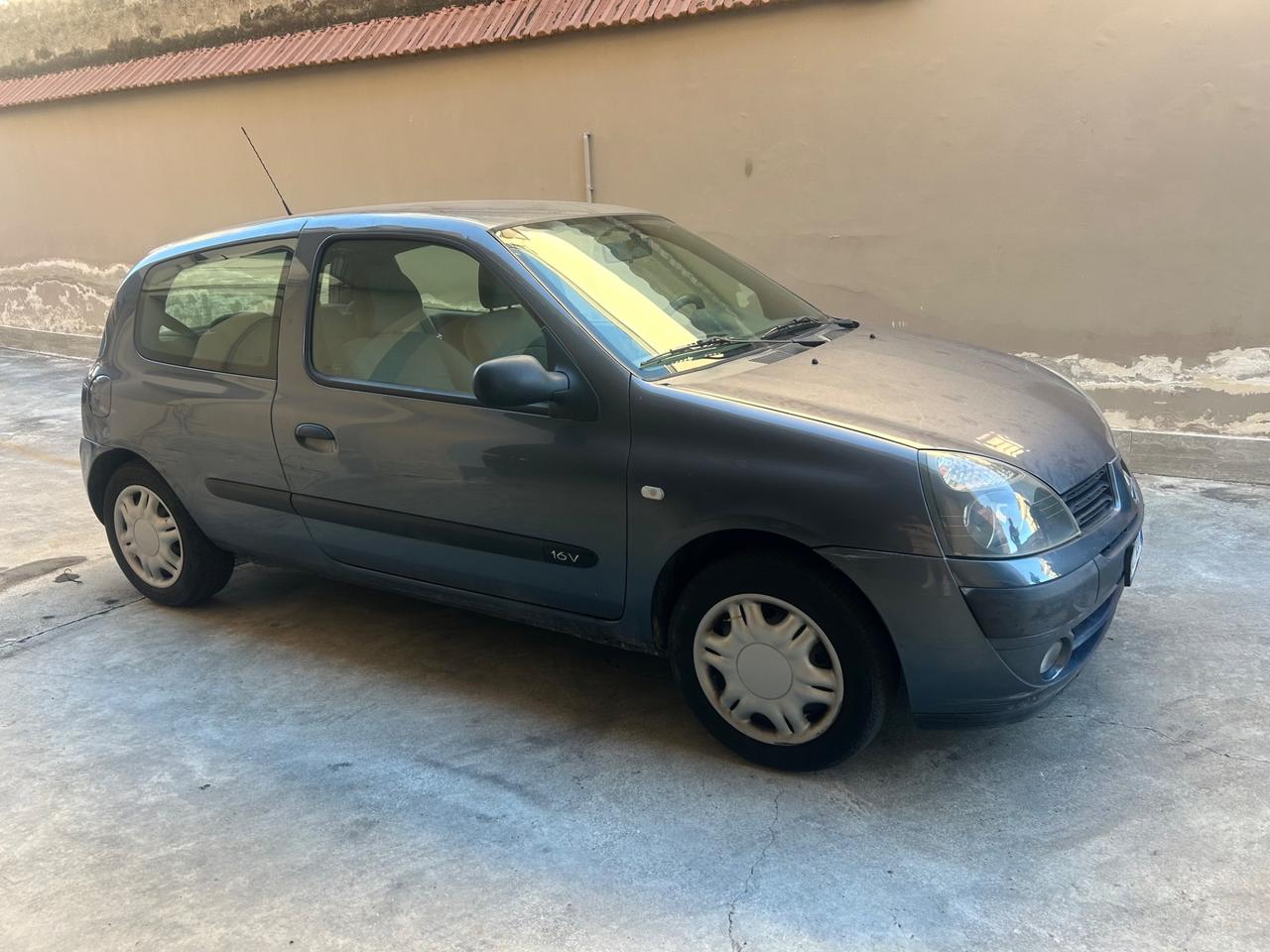 Renault Clio 1.2 16V 3 porte GPL