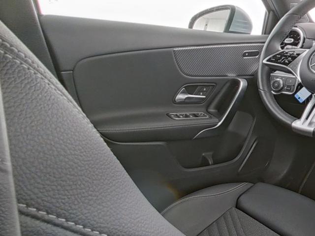 MERCEDES-BENZ A 180 Automatic Progressive Advanced