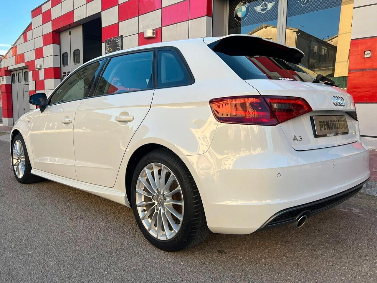 Audi A3 1.6 TDI S tronic Ambition Sline