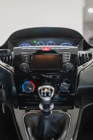 Lancia Ypsilon 1.2 69 CV 5 porte Gold