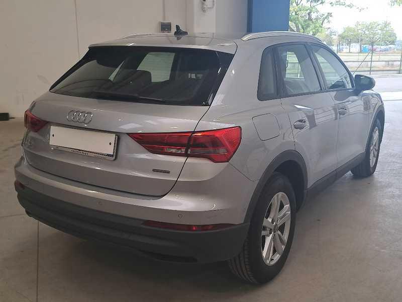 AUDI Q3 35 TDI quattro Business