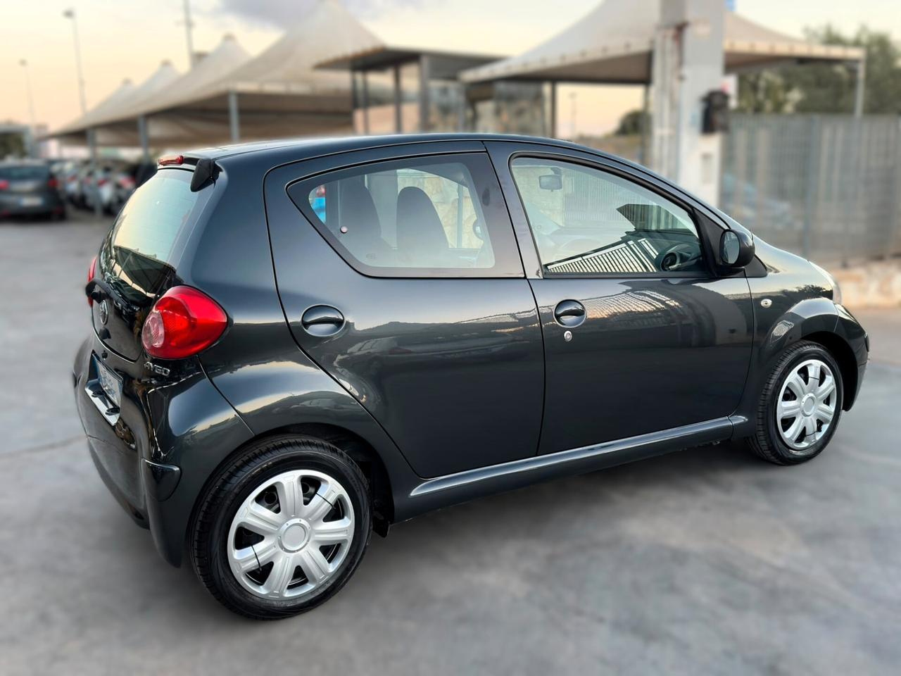 Toyota Aygo 1.0 12V VVT-i 5 porte Now