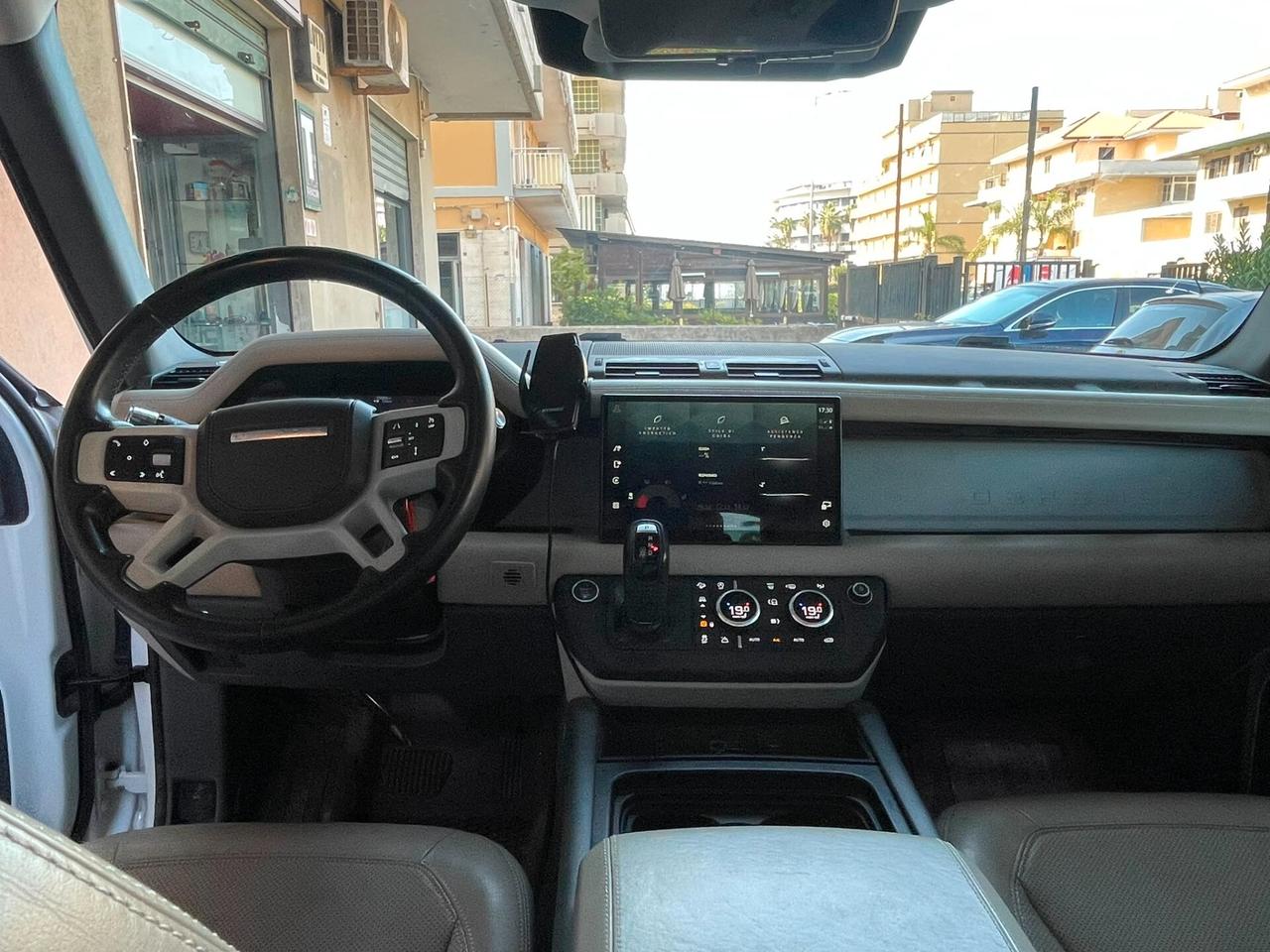 Land Rover Defender 110 2.0 SD4 240CV AWD Auto HSE
