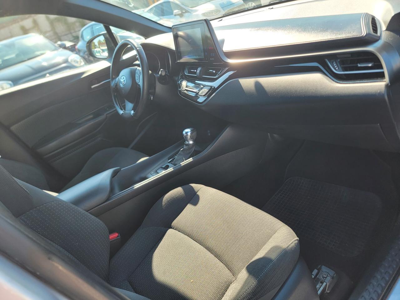 Toyota C-HR 1.8 Hybrid E-CVT Business