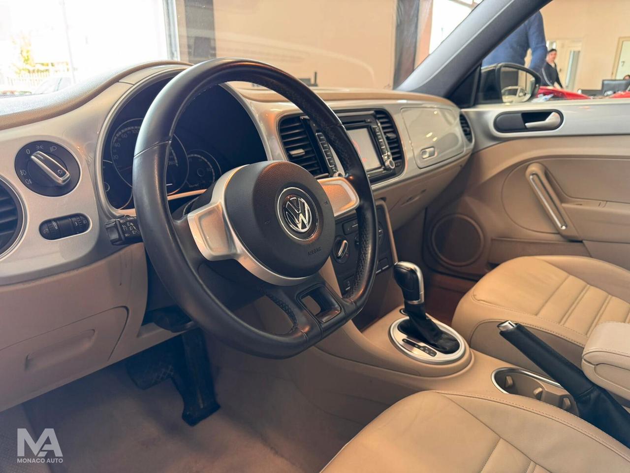 Volkswagen Maggiolino Cabrio 2.0 110cv TDI DSG Sport 2015