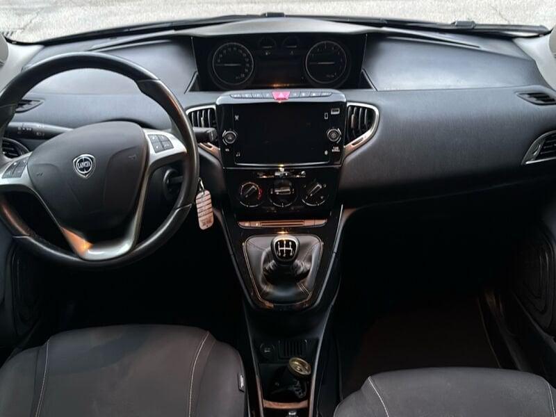 Lancia Ypsilon 1.2 69cv GPL Ecochic Silver