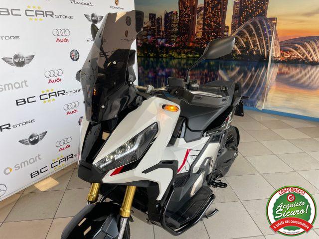 HONDA X-ADV 750 Special edition *3.900 Km