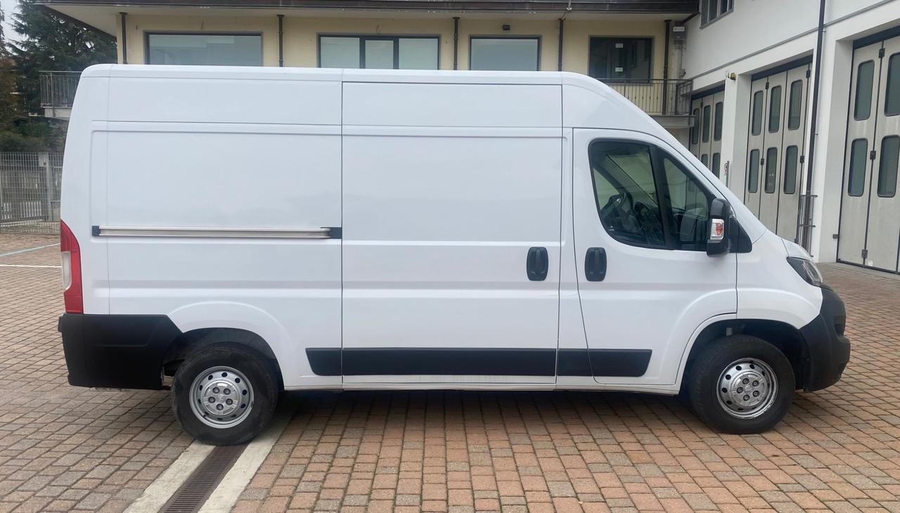 PEUGEOT Boxer 333 2.2 bluehdi 140cv S&S L2H2 (Premium)