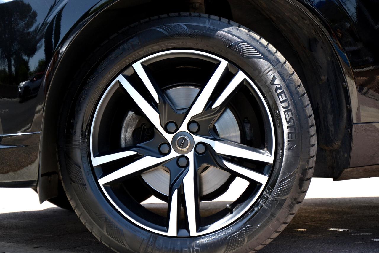 Volvo XC 60 2.0 D4 190CV AWD R-DESIGN AUTOM. **LED-NAV-PEL-360