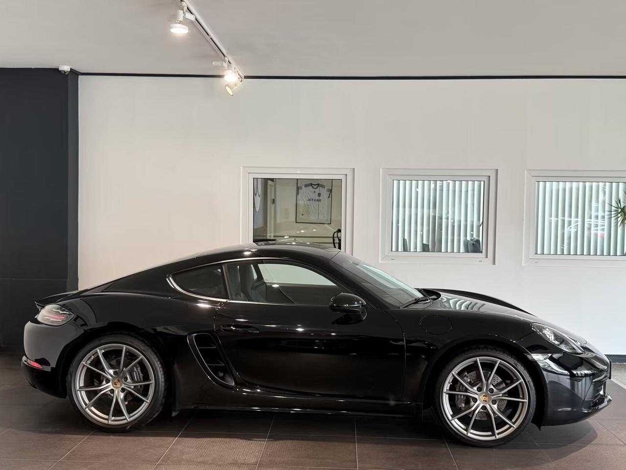 Porsche Cayman 718 *Sistema di scarico sportivo Bose