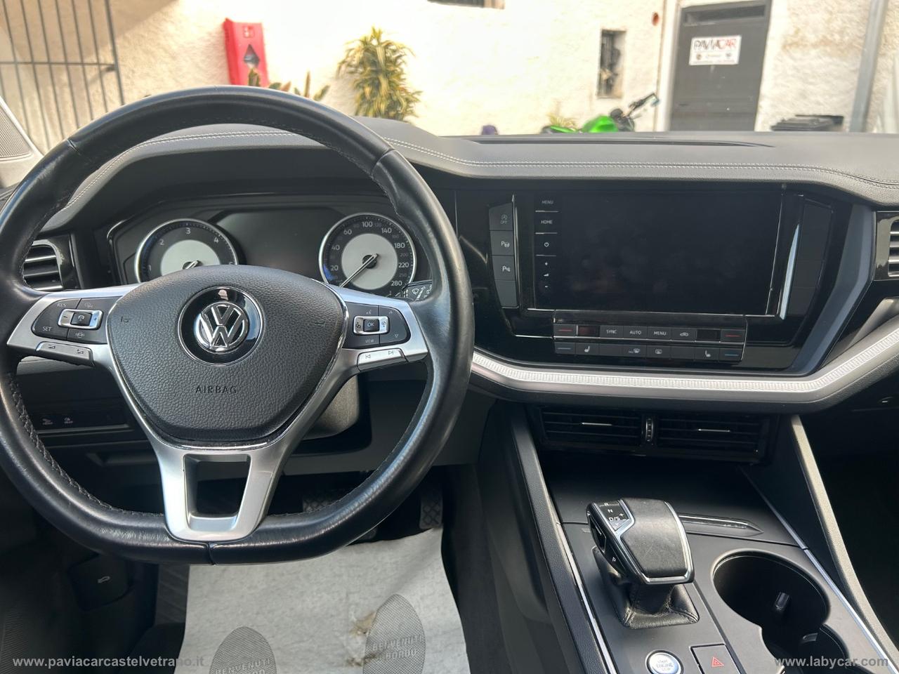 VOLKSWAGEN Touareg 3.0 TDI Advanced