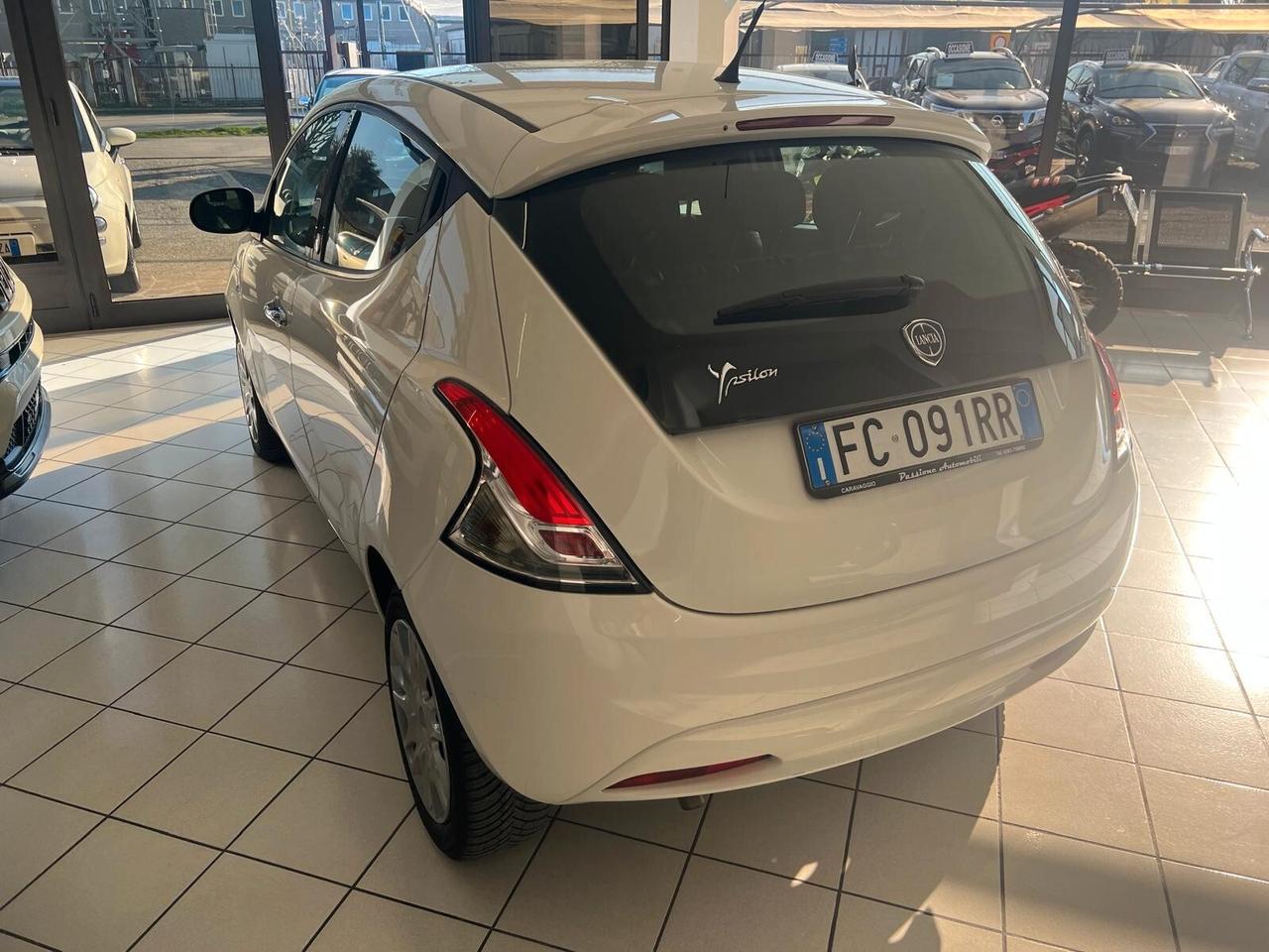 Lancia Ypsilon 1.2 69 CV 5 porte GPL Ecochic Platinum