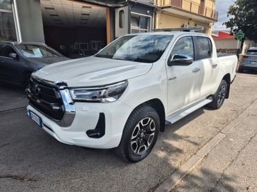 Toyota Hilux 2.4 D-4D A/T 4WD 4 porte Double Cab Lounge