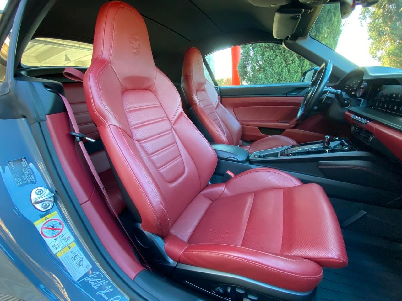 Porsche 911 Carrera 4 GTS Cabriolet