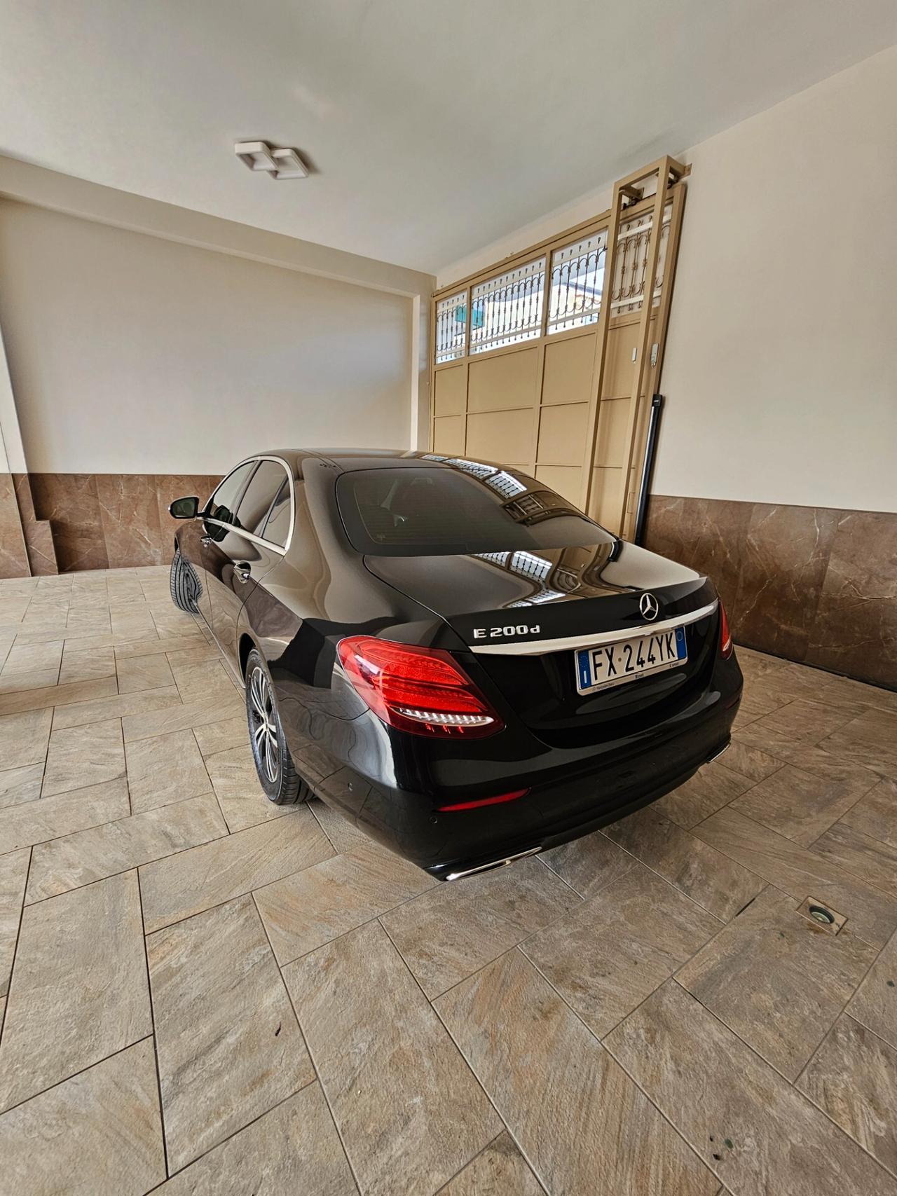 Mercedes-benz E 200 d Auto Premium Plus