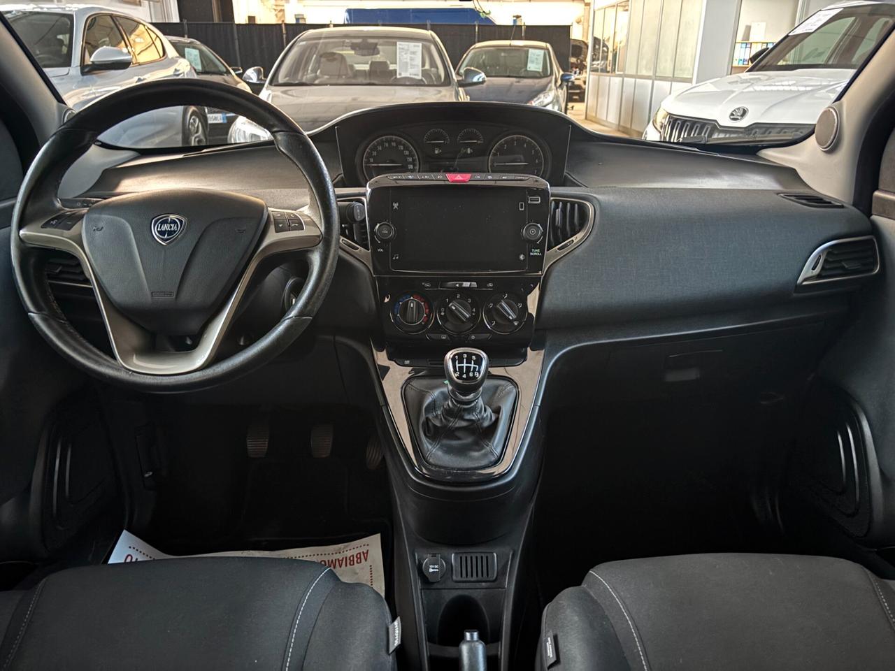 Lancia Ypsilon 1.0 FireFly 5 porte S&S Hybrid Gold