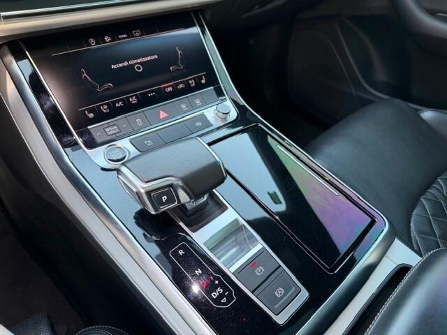 Audi Q8 55 TFSI quattro tiptronic S line edition