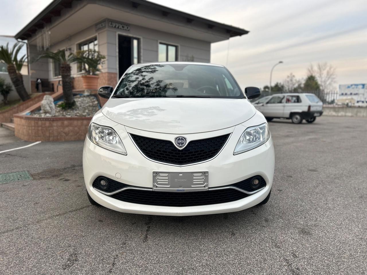 Lancia Ypsilon 1.2 GPL Ecochic Gold