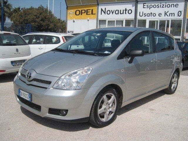 Toyota Corolla Verso 2.2 16V D-4D 7 POSTI