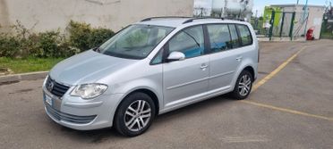 Volkswagen Touran 2.0 Conceptline Ecofuel POSTI 7