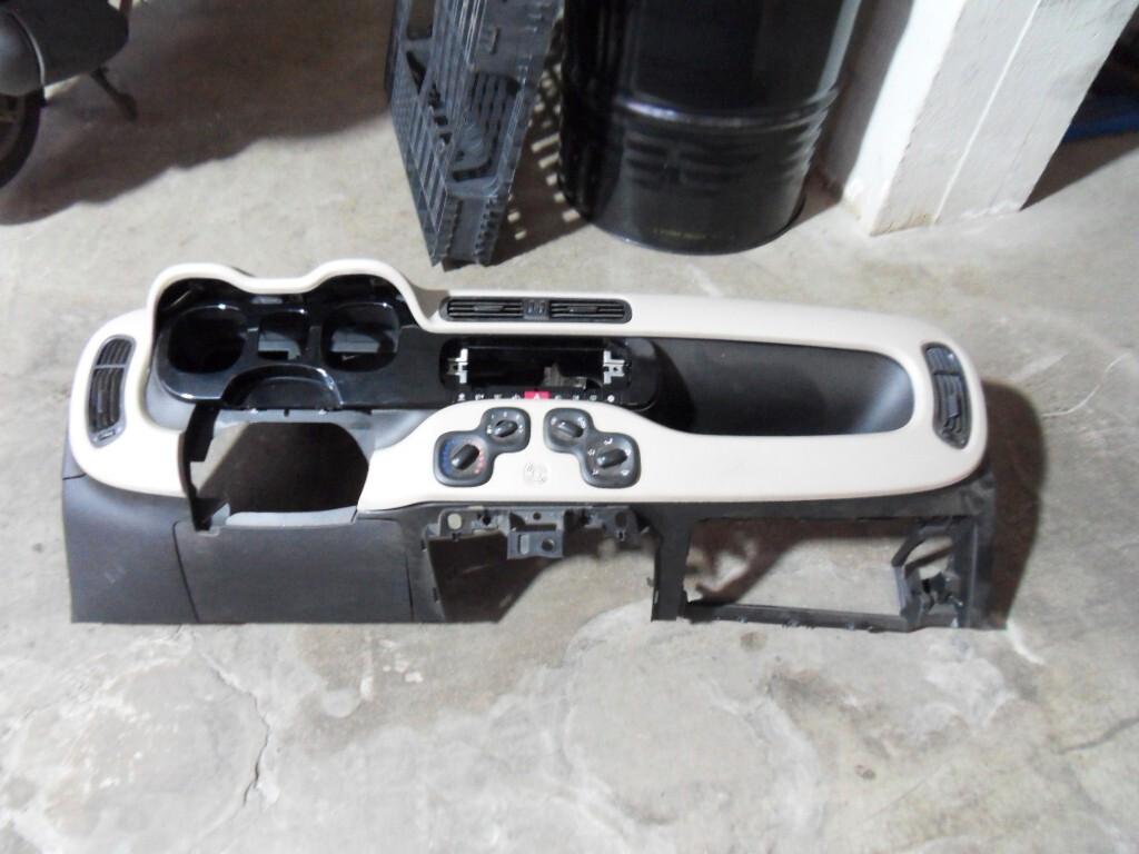 Toyota Yaris 1.0 5 porte