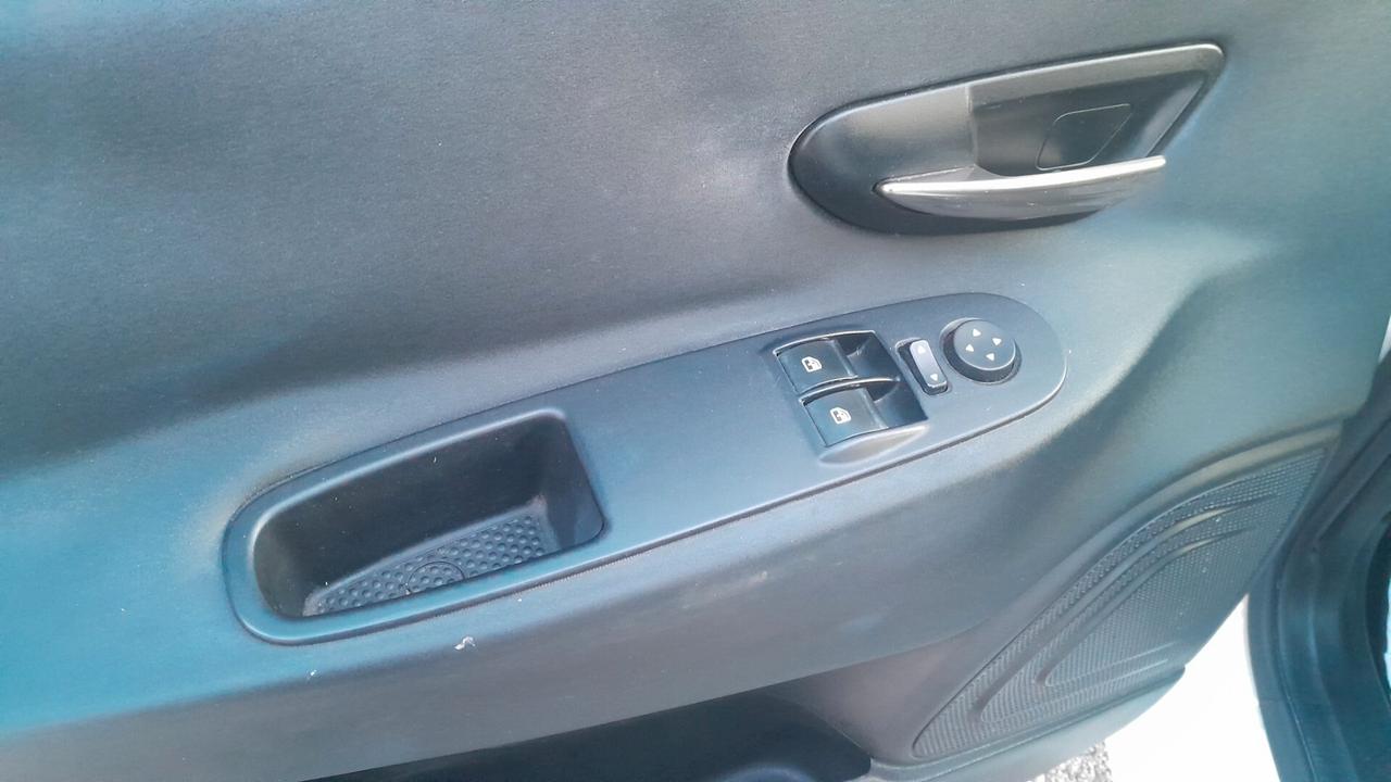 Lancia Ypsilon 1.2 69 CV 5 porte Platinum