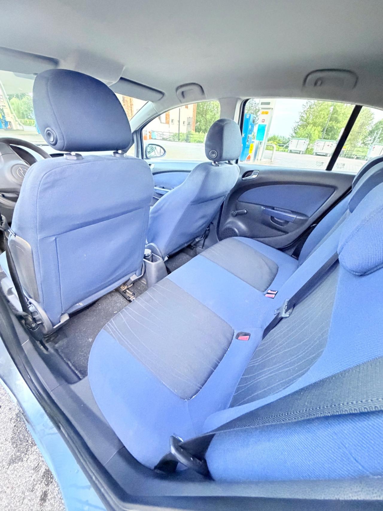 Opel Corsa 1.2 5 porte Cosmo