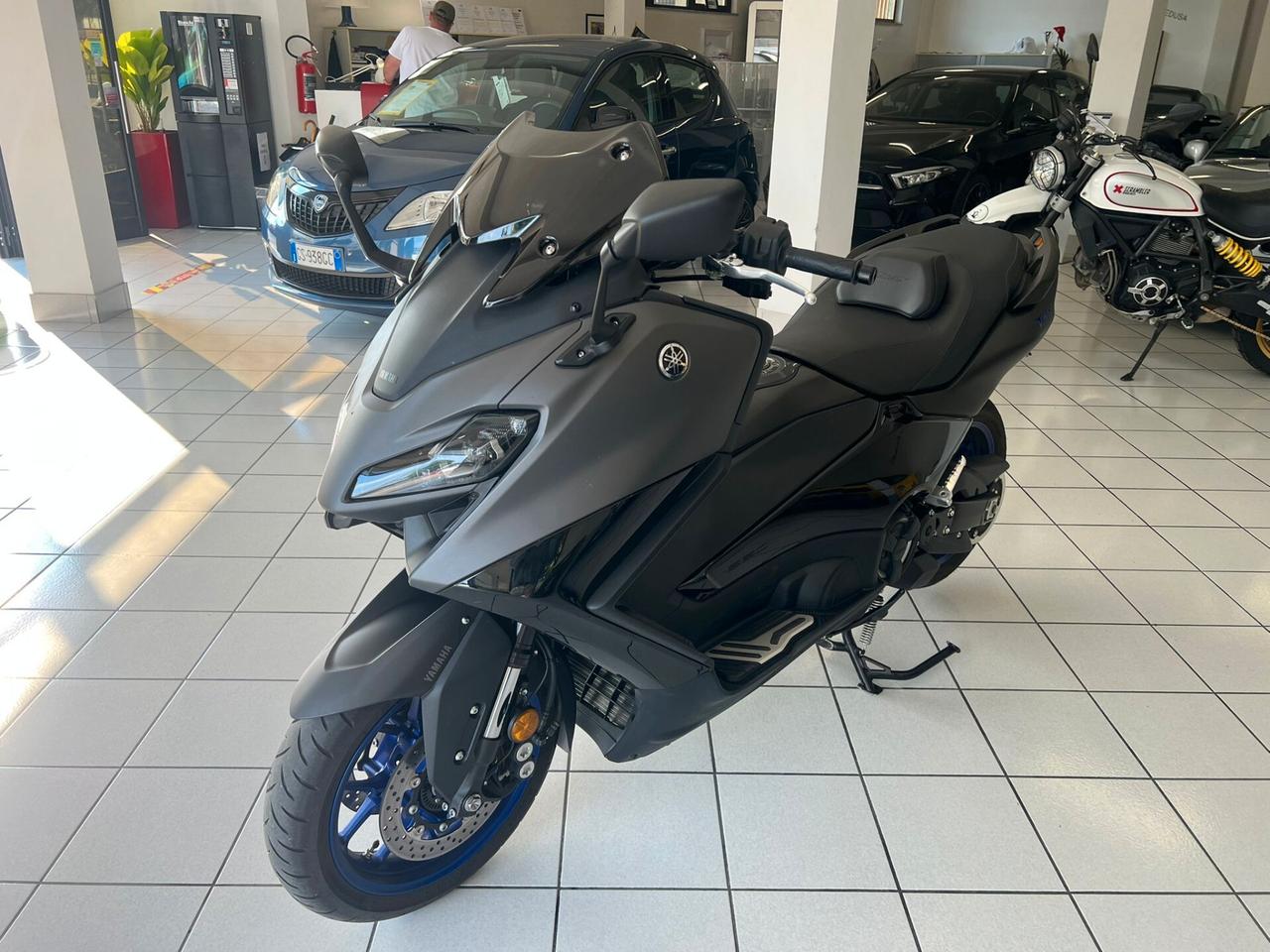 Yamaha TMAX 560
