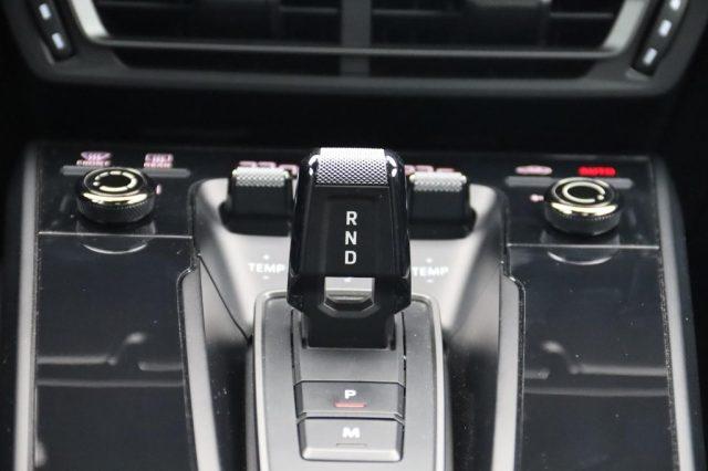 PORSCHE 911 992 Carrera 4 GTS Orange Lava