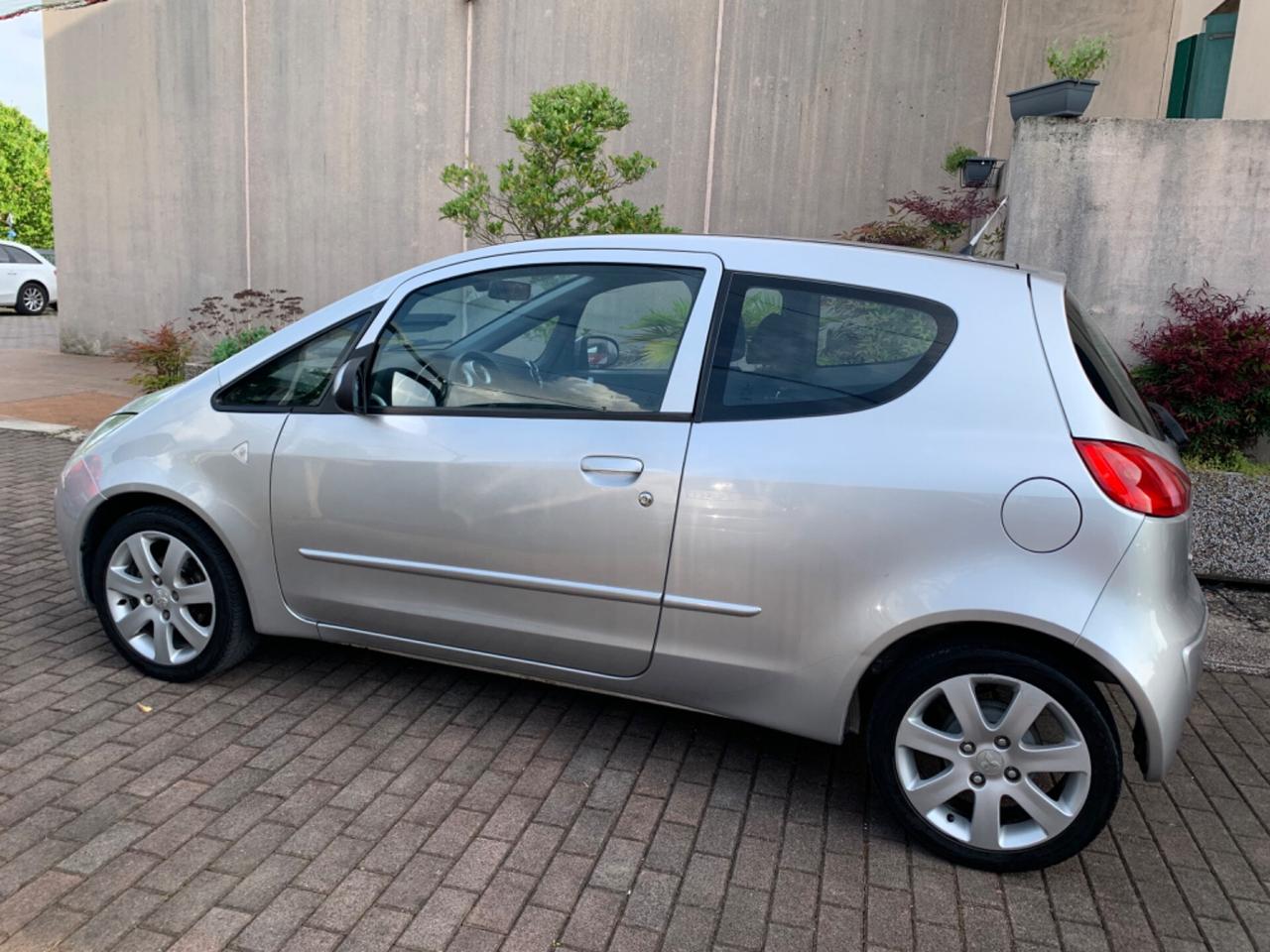 Mitsubishi Colt 1.1 12V 3p. Insport