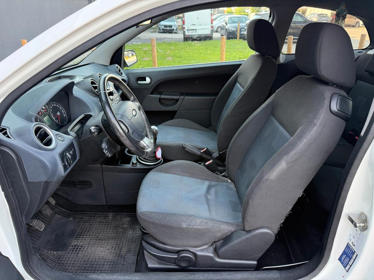 Ford Fiesta 1.4 16V 3p. Titanium