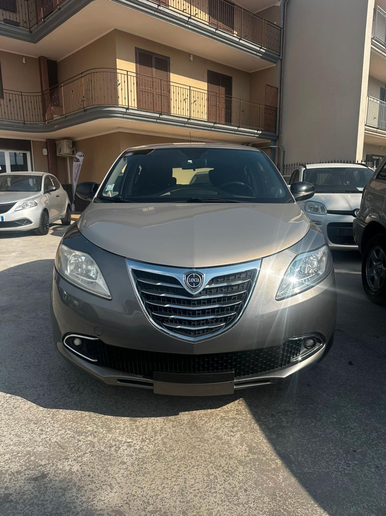 Lancia Ypsilon 1.2 69 CV 5 porte S&S Gold