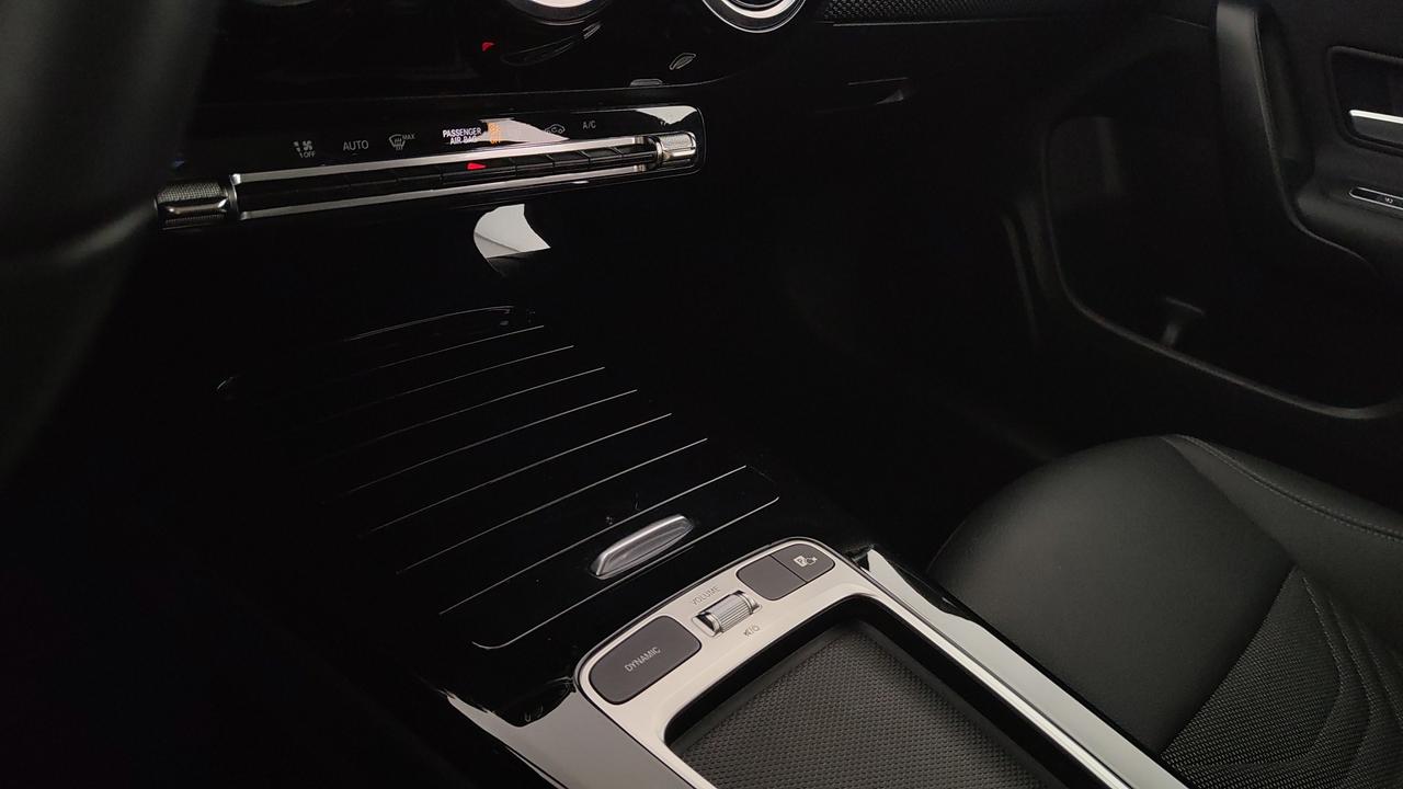 Mercedes-Benz CLA Shooting Brake 180 d Advanced auto