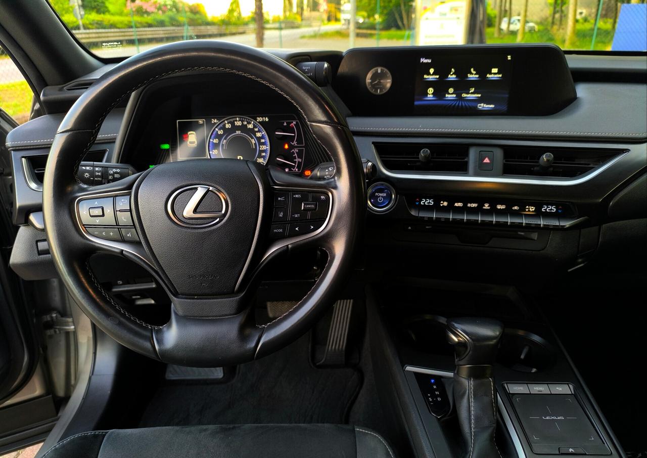 Lexus UX Hybrid Business