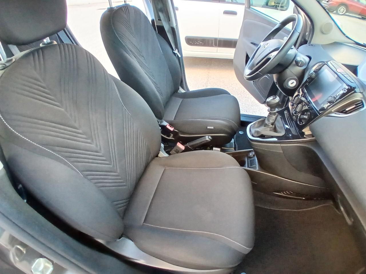 LANCIA YPSILON 1.0 HYBRID GOLD 2023