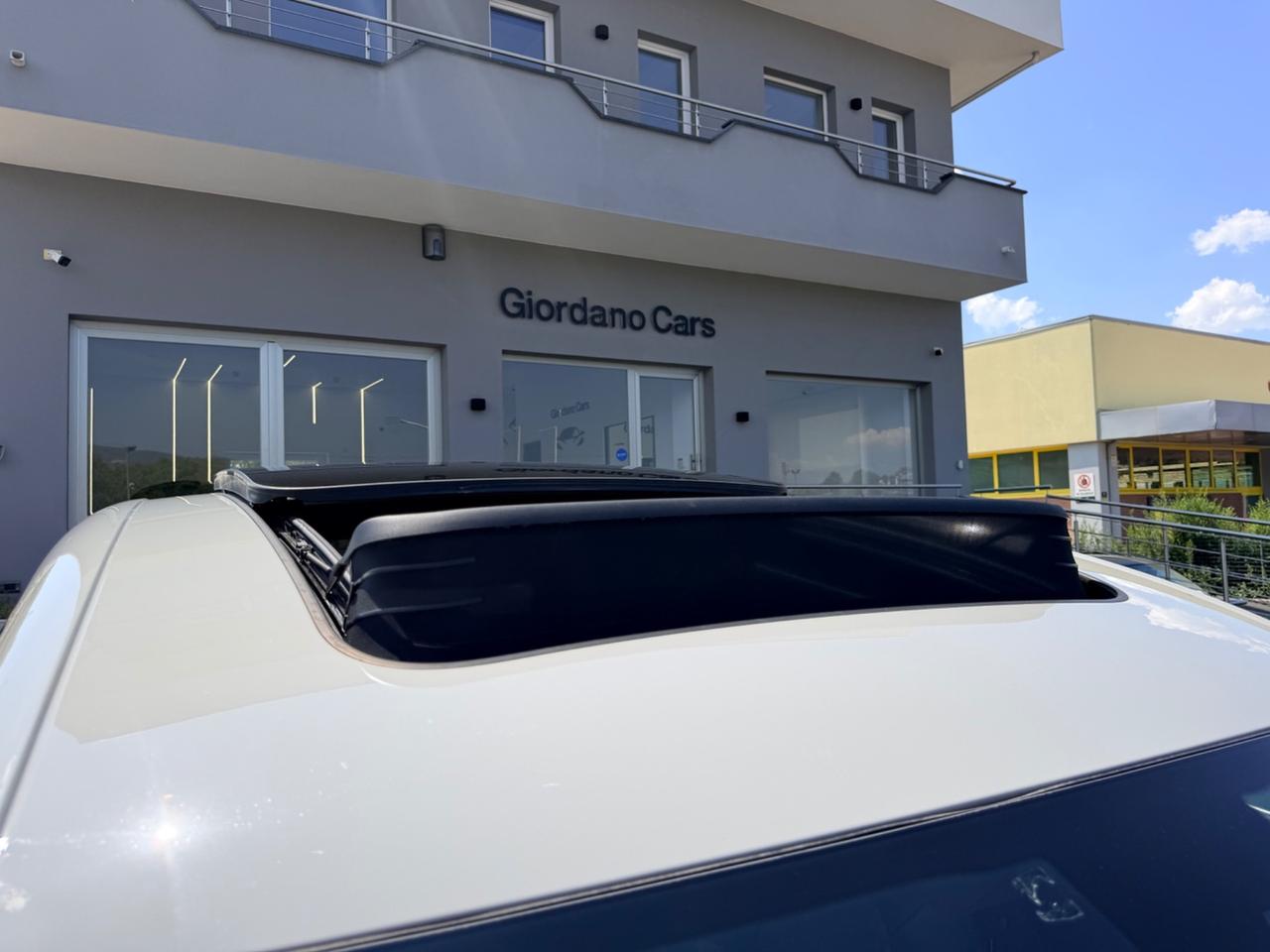 Porsche Macan 2.0 i 265cv open edition colore gesso