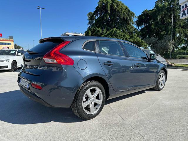 VOLVO V40 D2 'eco' Momentum