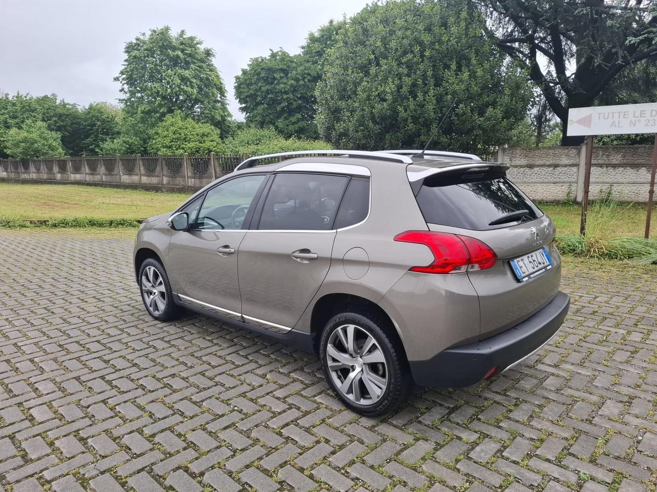 Peugeot 2008 1.6 e-HDi 115 CV Stop&Start Allure