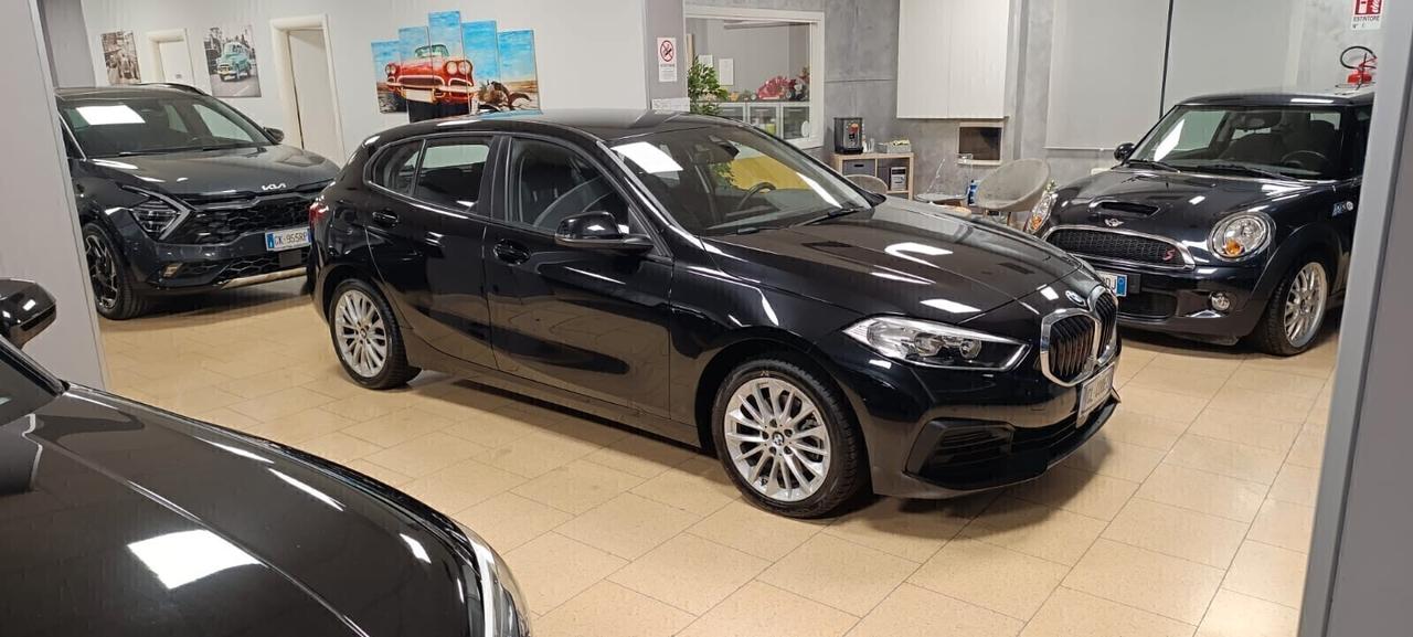 Bmw 118 118d 5p. Business Advantage