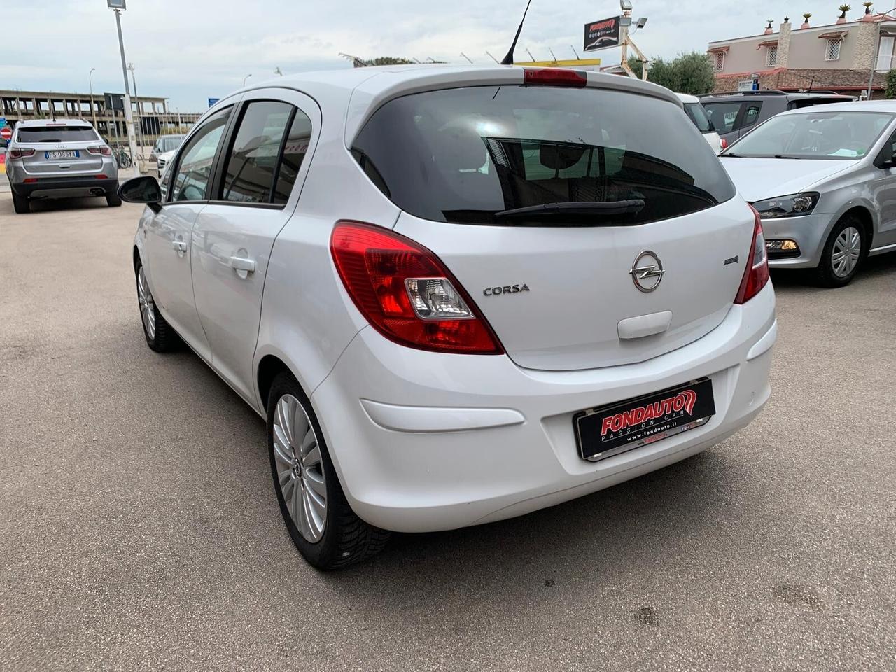 Opel Corsa 1.2 5 porte Sport