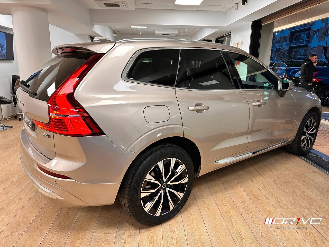 VOLVO XC60 (2017-->) XC60 B4 (d) AWD automatico...