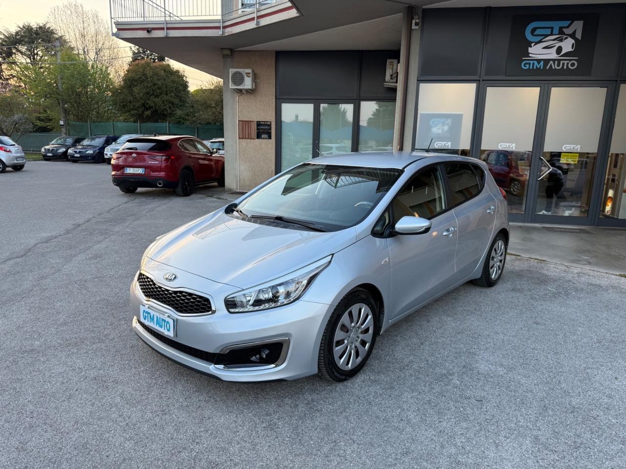 Kia Ceed - 1.6 CRDi 110 CV 5 porte - Neopatentati