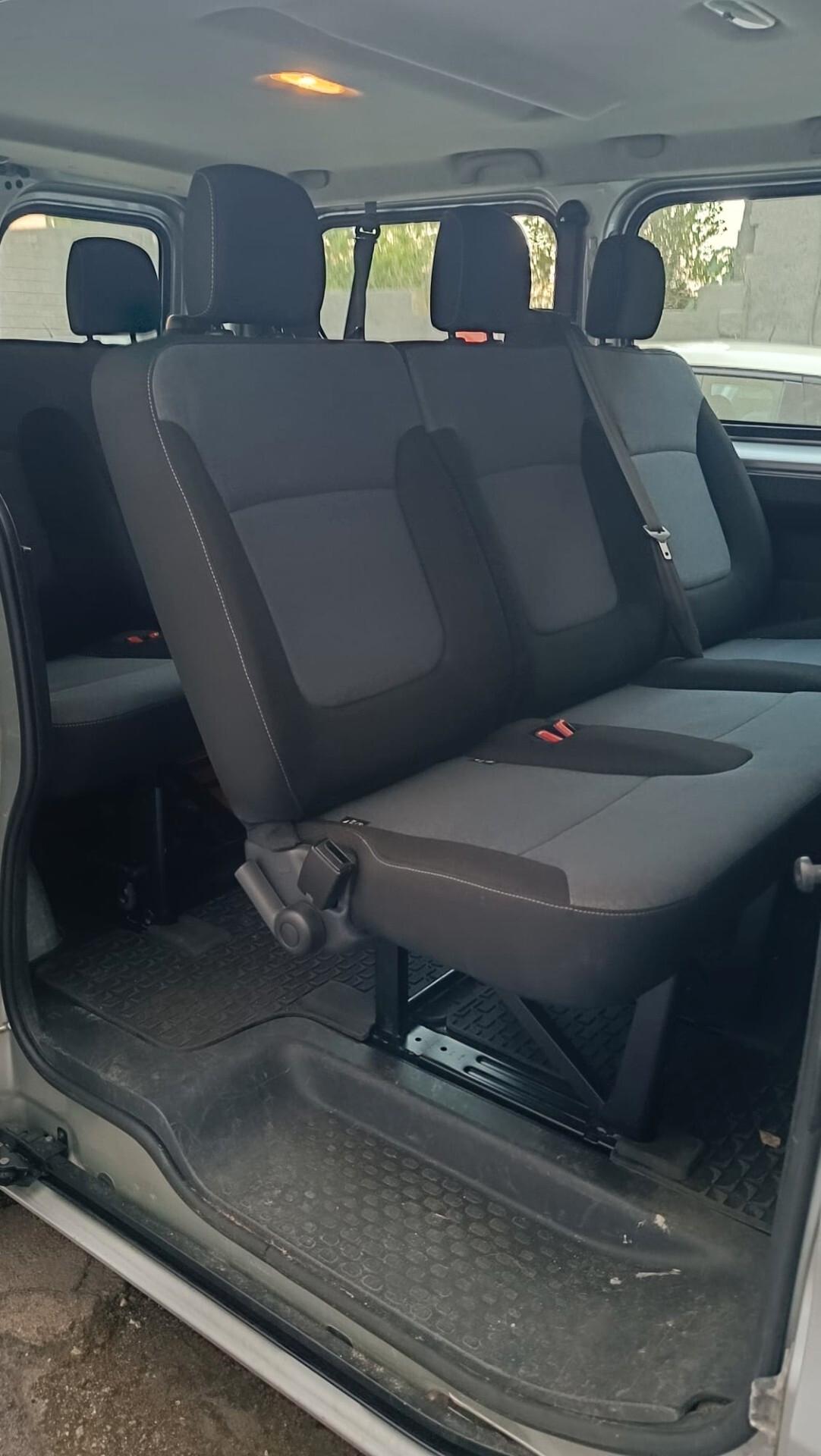 Opel Vivaro 1.7 CDti BITURBO S&S Kombi 9 posti con gancio traino