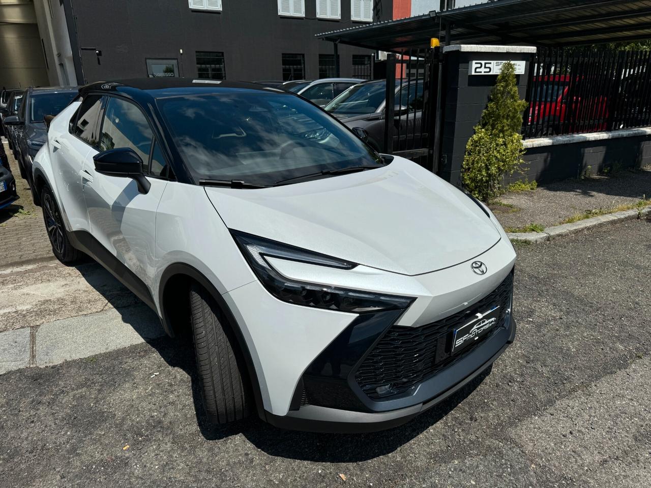 Toyota C-HR 2.0 Hybrid E-CVT Lounge PRONTA CONSEGNA