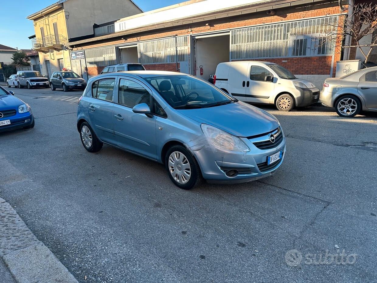 Opel Corsa 1.2 5 porte Cosmo